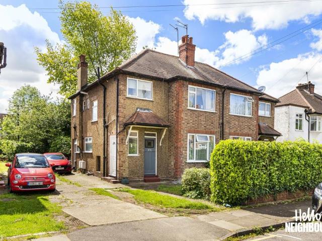 Eastcote, Pinner, HA5 1 bed maisonette to rent £1,600 pcm £369 pw