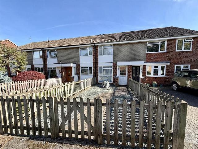 Eastbourne Avenue, Stevenage 2 bed terraced house to rent £1,450 pcm £335 pw