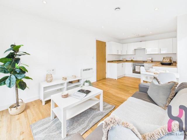 Eastbank Tower, 277 Great Ancoats. 2 bed flat to rent £1,375 pcm £317 pw