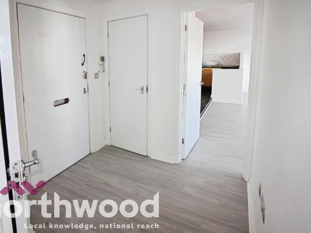 Eastbank Street, Southport, PR8 2 bed flat to rent £650 pcm £150 pw
