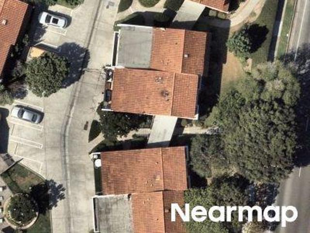 Eastbluff Dr