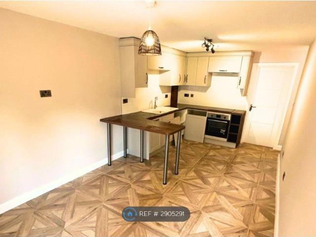 Eastbrook Close, Woking GU21, 2 bed maisonette to rent, £1,625 pcm | PrimeLocation