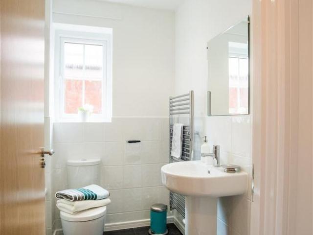 Eastbrooke VIllage, Maghull, L31 4 bed semi detached house to rent £1,695 pcm £391 pw