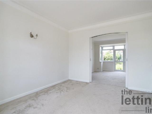 Eastbury Avenue, Enfield, Middlesex, EN1 3NJ