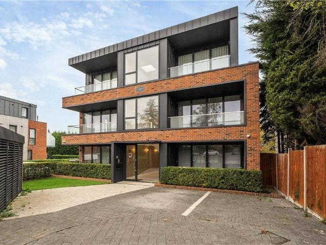 Eastbury Avenue, Northwood, Hertfordshire HA6, 2 bed flat to rent, £2,000 pcm | PrimeLocation