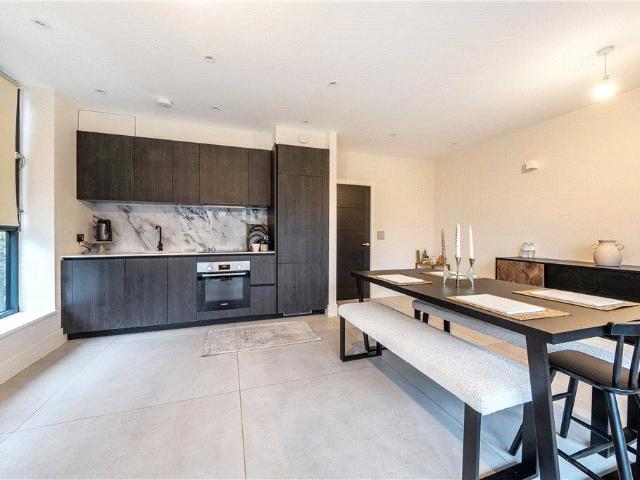 Eastbury Avenue, Northwood, Hertfordshire HA6, 2 bed flat to rent, £2,150 pcm | PrimeLocation