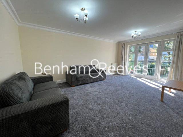 Eastbury Avenue, Northwood, Hertfordshire HA6, 3 bed flat to rent, £2,450 pcm | PrimeLocation