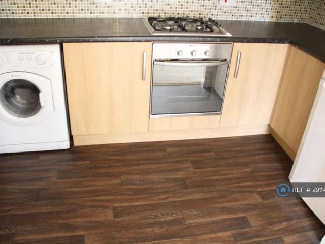 Eastgate Court, Dunstable, LU5 2 bed flat to rent £1,195 pcm £276 pw