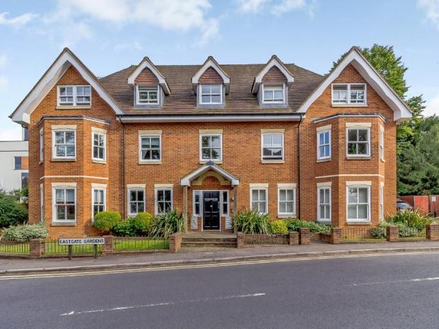 Eastgate Gardens, Guildford GU1, 2 bed flat to rent, £1,795 pcm | PrimeLocation