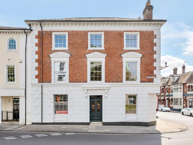 Eastgate House, Eastgate Street, Winchester, Hampshire SO23, 2 bed flat to rent, £2,250 pcm | PrimeLocation