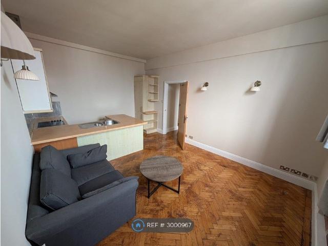 Eastgate, Leeds LS2, 1 bed flat to rent, £825 pcm | PrimeLocation