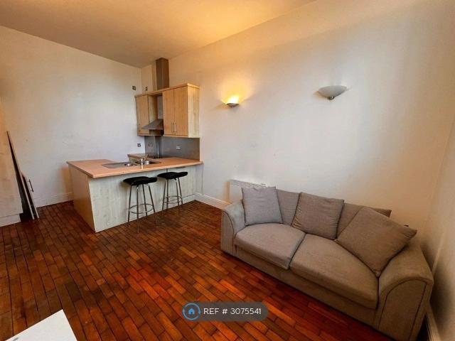 Eastgate, Leeds LS2, 1 bed flat to rent, £825 pcm | PrimeLocation