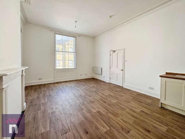 Eastgate Street, Central, Gloucester, GL1