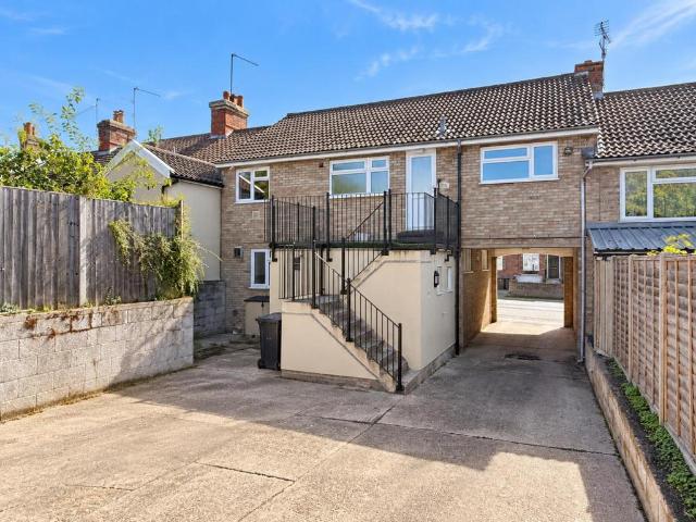 Eastgate Street, Bury St. Edmunds IP33 3 bed maisonette to rent £1,250 pcm £288 pw