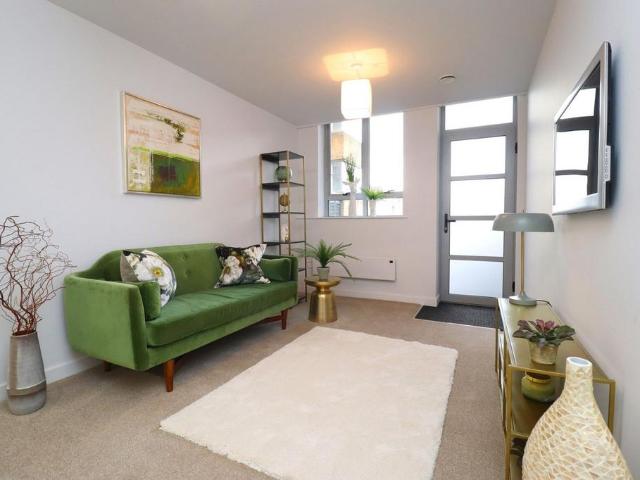 Eastgate Street, Gloucester, GL1 2 bed flat to rent £1,000 pcm £231 pw