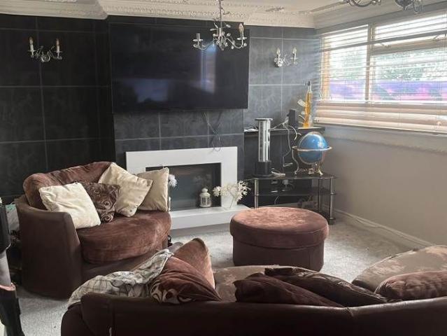 Easterton Croft, Birmingham B14, 3 bed terraced house to rent, £1,100 pcm | PrimeLocation