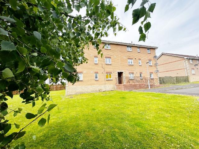 Easterwood Place, Coatbridge ML5, 2 bed flat to rent, £775 pcm | PrimeLocation