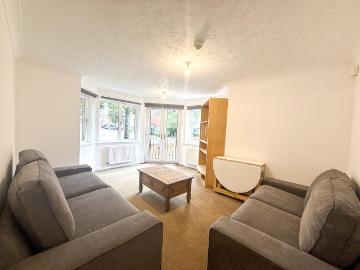 Easter Dalry Drive, Dalry, Edinburgh. 3 bed flat to rent £2,100 pcm £485 pw