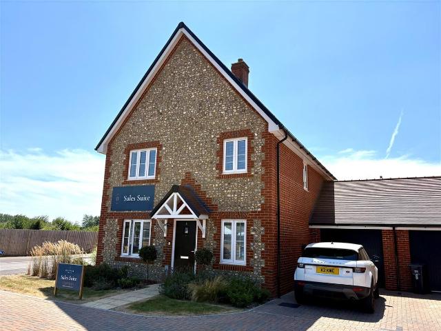 Eastergate, Chichester PO20, 4 bed detached house to rent, £2,600 pcm | PrimeLocation