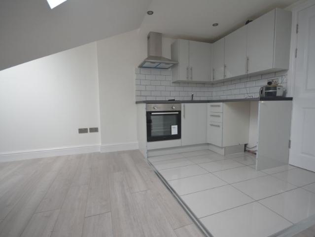 Eastern Avenue IG2, 1 bed flat to rent, £1,300 pcm | PrimeLocation