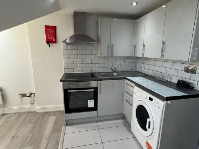 Eastern Avenue IG2, 1 bed flat to rent, £1,350 pcm | PrimeLocation