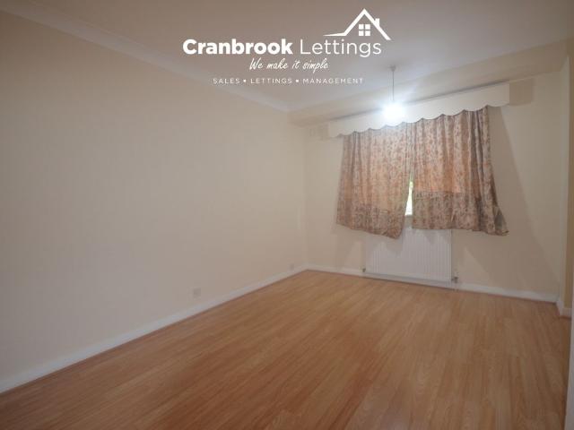 Eastern Avenue IG2, 2 bed maisonette to rent, £1,850 pcm | PrimeLocation