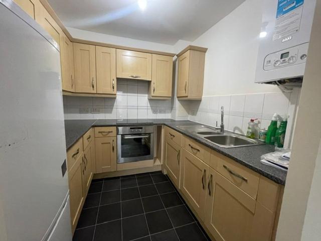 Eastern Avenue, Ilford IG2, 1 bed flat to rent, £1,550 pcm | PrimeLocation