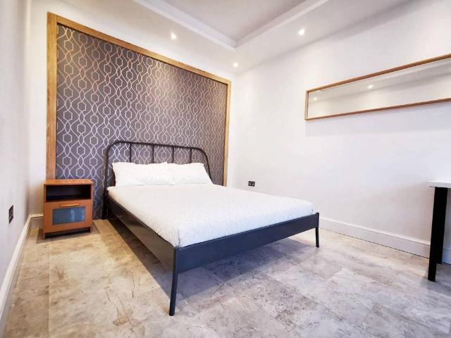Eastern Avenue, Ilford IG2 1 bed in a flat share to rent £800 pcm £185 pw