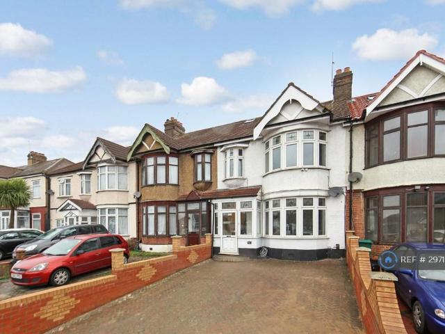 Eastern Avenue, Ilford, IG2 1 bed in a house share to rent £750 pcm £173 pw