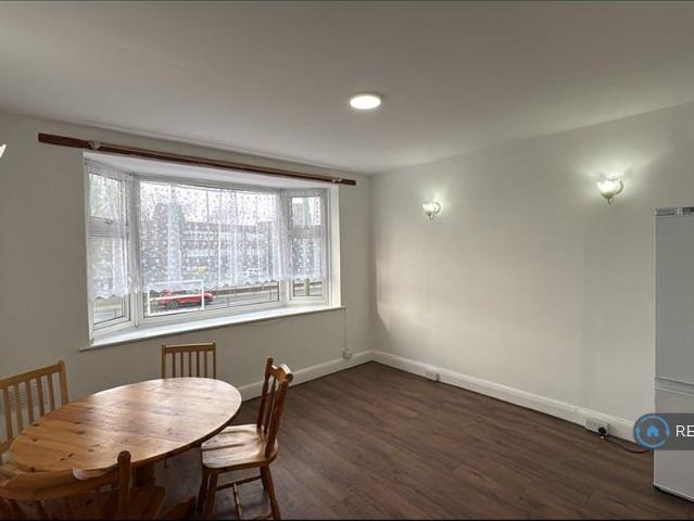 Eastern Avenue, Ilford, IG2 3 bed maisonette to rent £1,950 pcm £450 pw