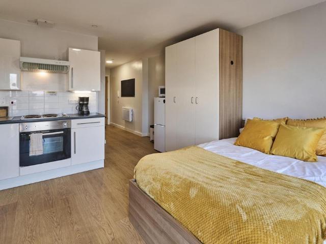 Eastern Blvd, Leicester LE2 Studio to rent £810 pcm £187 pw