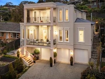 Refined Eastern Extravagance