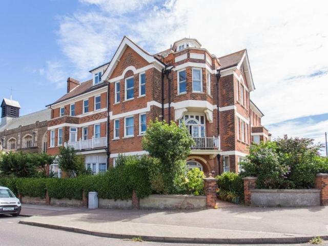 Eastern Esplanade, Margate, Kent, CT9 2 bed flat to rent £1,050 pcm £242 pw