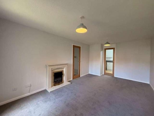 Eastern Road, Ford Court, B73