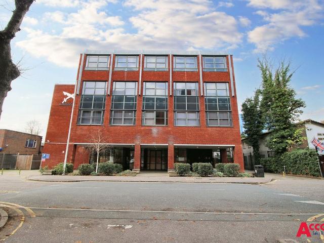 Eastern Road, Scimitar House RM1, 1 bed flat to rent, £1,400 pcm | PrimeLocation