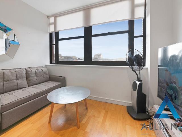 Eastern Road, Romford RM1, 1 bed flat to rent, £1,450 pcm | PrimeLocation