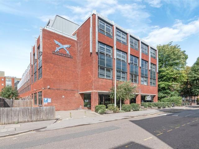 Eastern Road, Romford RM1, 2 bed flat to rent, £1,900 pcm | PrimeLocation