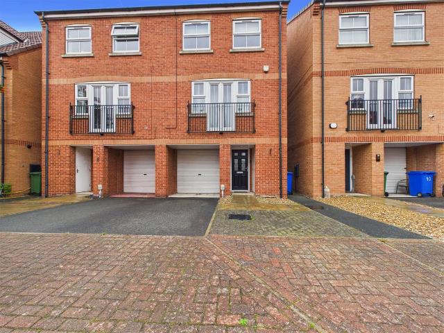 Eastfield Court, Hessle HU13, 3 bed town house to rent, £950 pcm | PrimeLocation