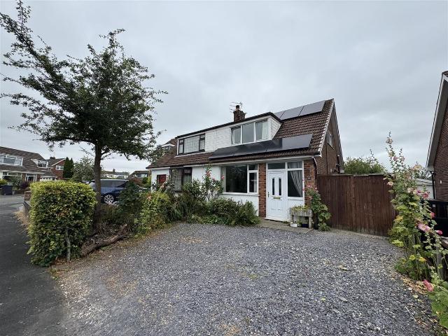 Eastfield Drive, Longton PR4, 2 bed property to rent, £1,100 pcm | PrimeLocation