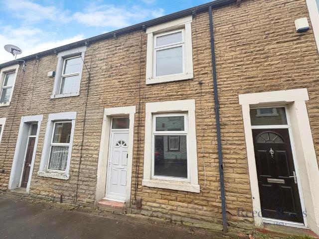 Eastham Street, Lancashire BB10 2 bed terraced house to rent £675 pcm £156 pw