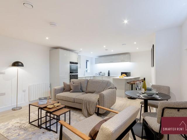 Easthampstead Road, Wokingham RG40, 2 bed flat to rent, £3,120 pcm | PrimeLocation