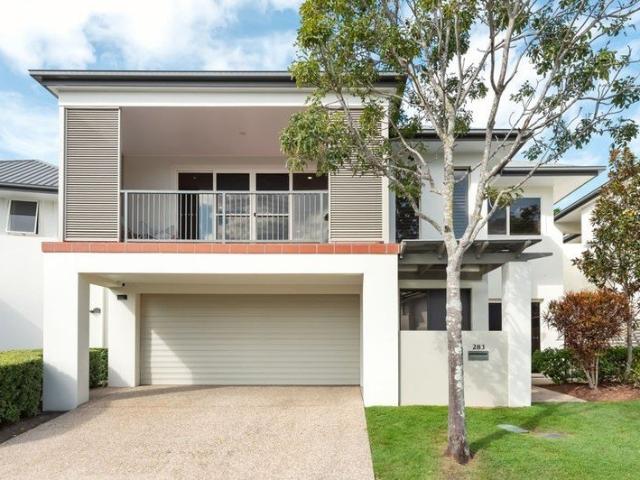 Easthill Residence Sophisticated Living in a Premier Elevated Position