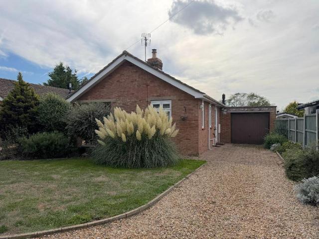Easton, Easton PE28 2 bed bungalow to rent £1,450 pcm £335 pw