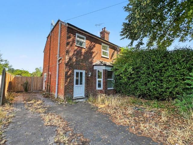 Eastleigh 3 bed semi detached house to rent £1,500 pcm £346 pw