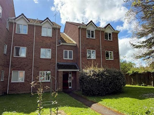 Eastleigh 1 bed flat to rent £900 pcm £208 pw