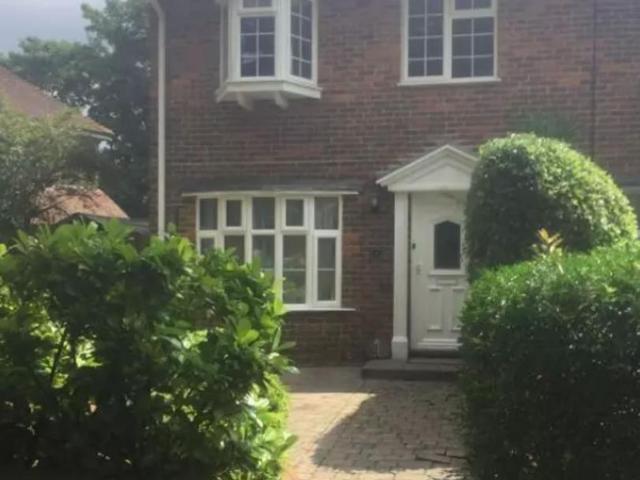 Eastleigh Close, Sutton, SM2 4 bed semi detached house to rent £2,600 pcm £600 pw