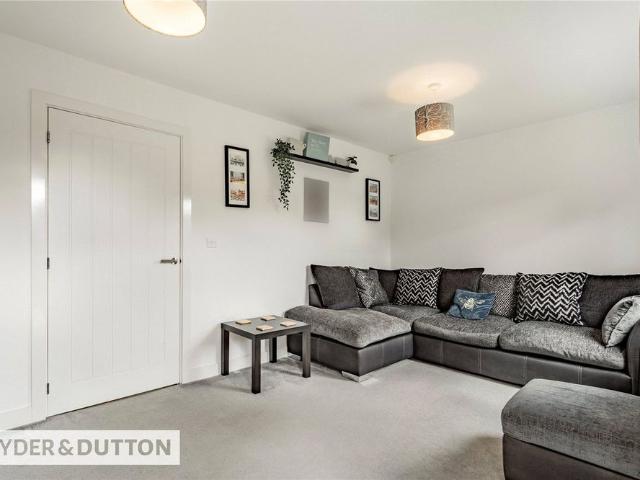 Eastleigh Drive, 10, Manchester, M40 7JD, Greater Manchester