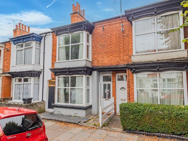Eastleigh Road, Leicester LE3, 3 bed terraced house to rent, £1,100 pcm | PrimeLocation