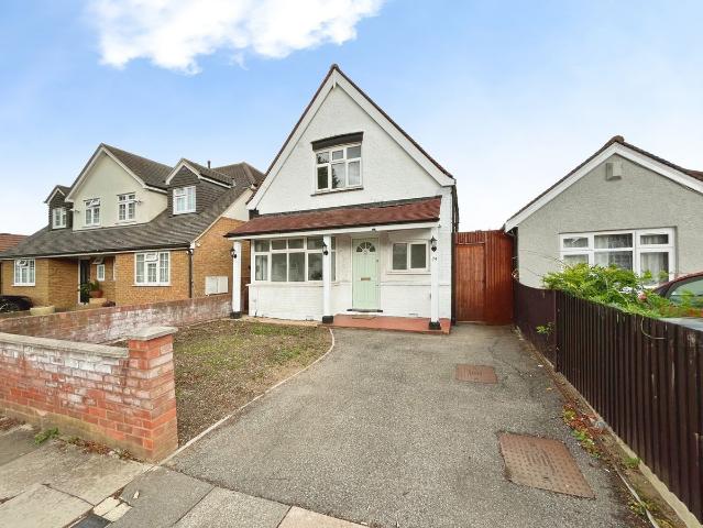 Eastmead Avenue, Greenford UB6, 4 bed bungalow to rent, £2,800 pcm | PrimeLocation