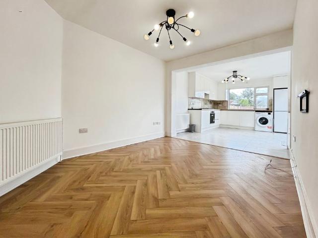 Eastmead Avenue, Greenford, UB6 9RG